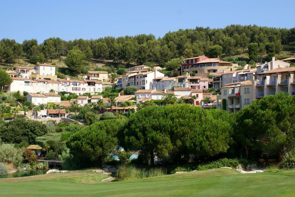Hameau Des Amandiers-Vue Mer & Golf Сен-Сир-сюр-Мер Экстерьер фото